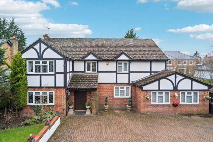 5 Bedroom Detached House For Sale In Fulmer Road, Gerrards Cross, Buckinghamshire, SL9