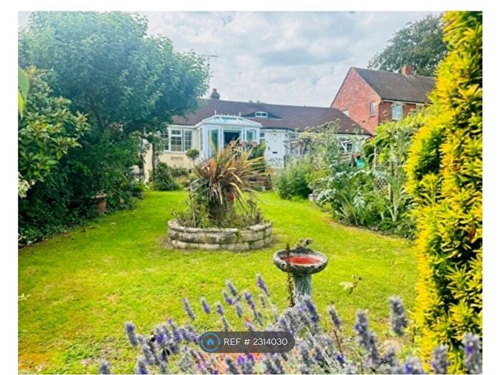 4 Bedroom Bungalow To Rent In Finchdean Road, Rowland's Castle, PO9