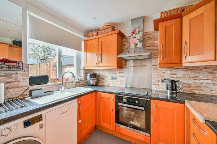 3 Bedroom End Of Terrace House To Rent In . Vale Road, Mitcham, CR4