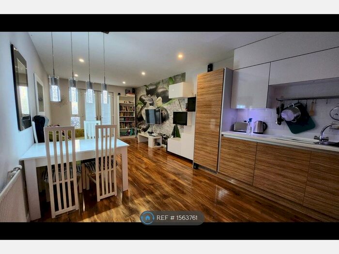 2 Bedroom Flat To Rent In Lear House, Mitcham, CR4