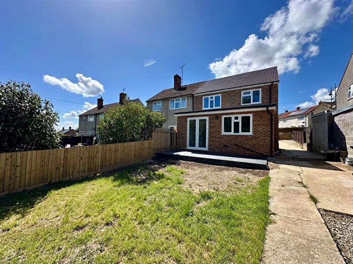 3 Bedroom Semi-Detached House To Rent In Hill Rise, Chippenham, SN15