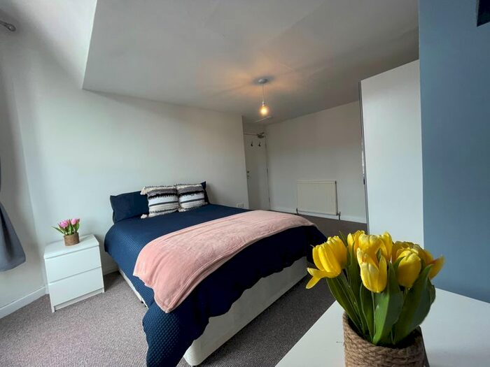 5 Bedroom Flat To Rent In Tosson Terrace, Heaton, Newcastle Upon Tyne, NE6