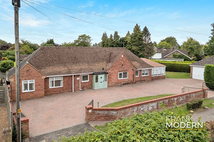 4 Bedroom Detached House For Sale In Grove Lane, Longthorpe, PE3