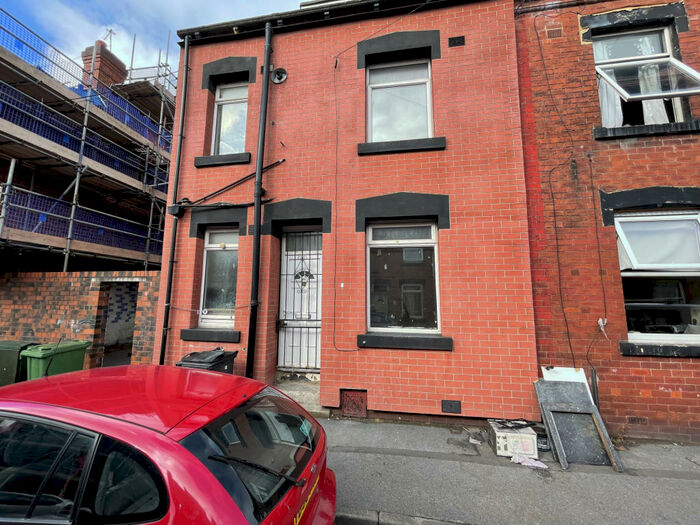 2 Bedroom Terraced House To Rent In Crosby Terrace, Leeds, West Yorkshire, LS11
