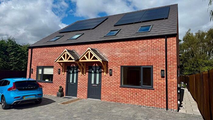 Semi Detached Bungalow To Rent In Newark Road, Lincoln, LN6