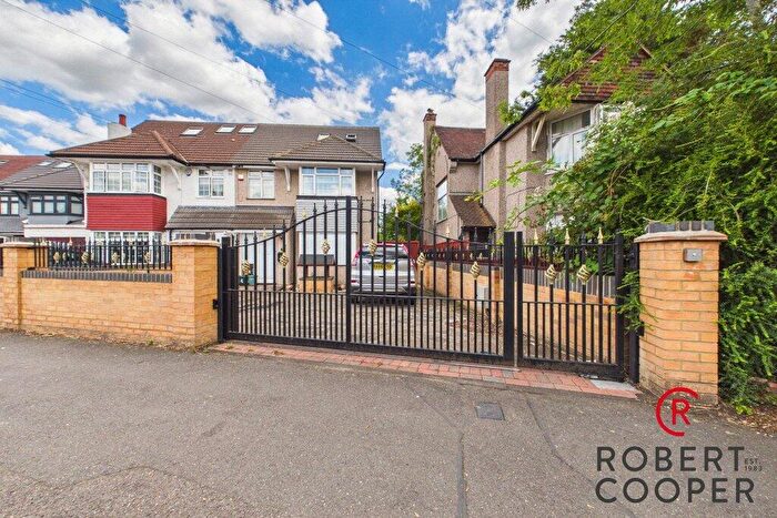 3 Bedroom Semi Detached House For Sale In North View, Eastcote, HA5