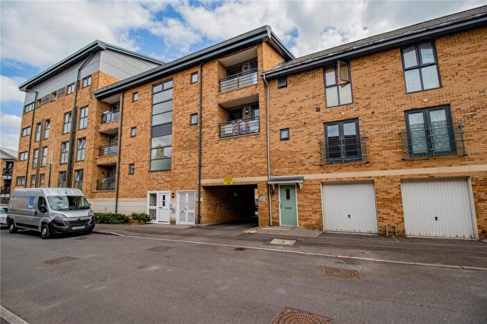 2 Bedroom Apartment To Rent In Tuke Walk, Old Town, Swindon, Wiltshire, SN1
