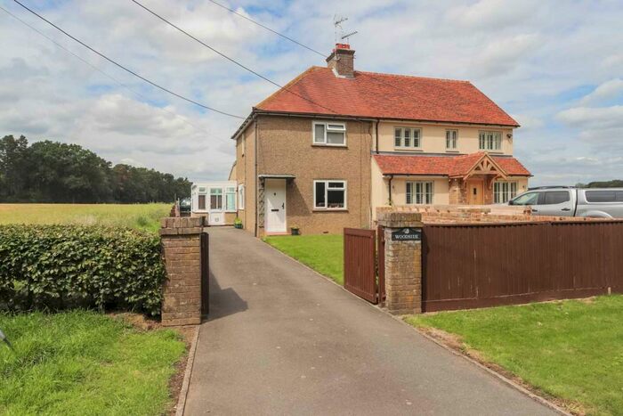 2 Bedroom Semi-Detached House For Sale In Sold Stc Prior To Marketing - St Leonards, HP23