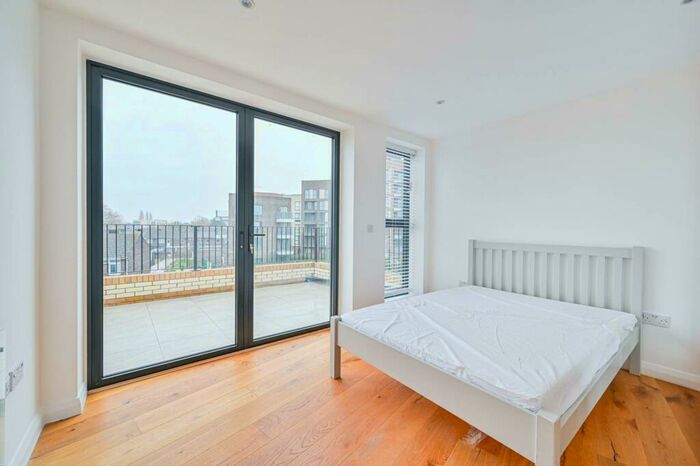 1 Bedroom Flat To Rent In Rye Lane, Peckham Rye, London, SE15