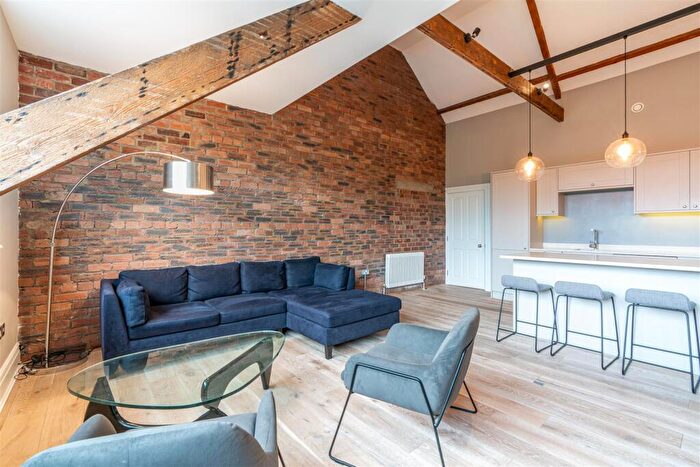 2 Bedroom Apartment To Rent In West Avenue, Gosforth, Newcastle Upon Tyne, NE3