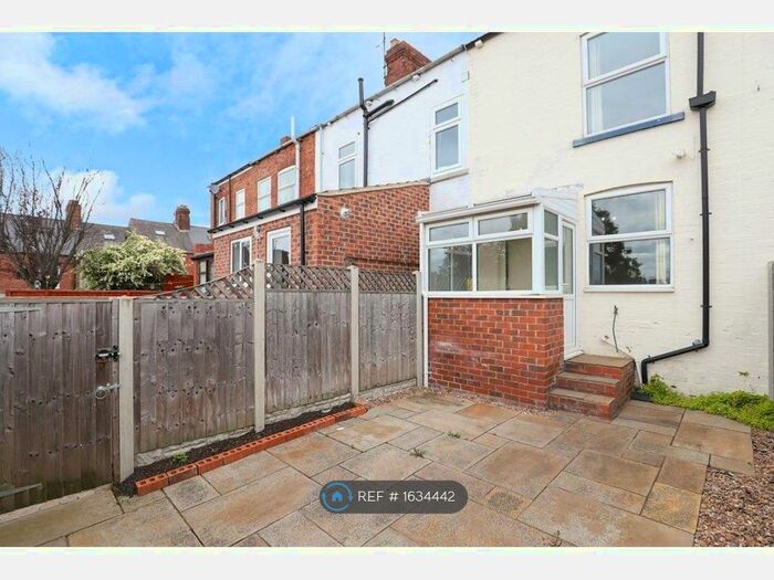 3 Bedroom Terraced House To Rent In Albion Road, Chesterfield, S40