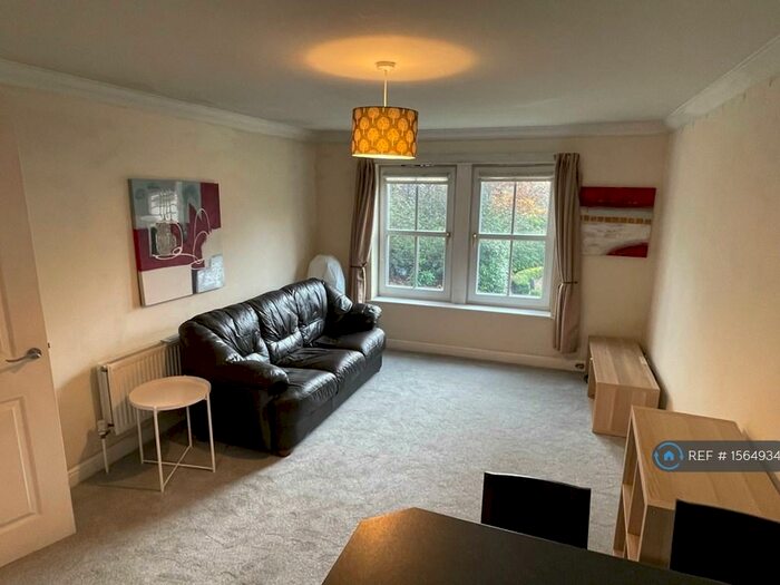 2 Bedroom Flat To Rent In Westbury Gardens, Leeds, LS16