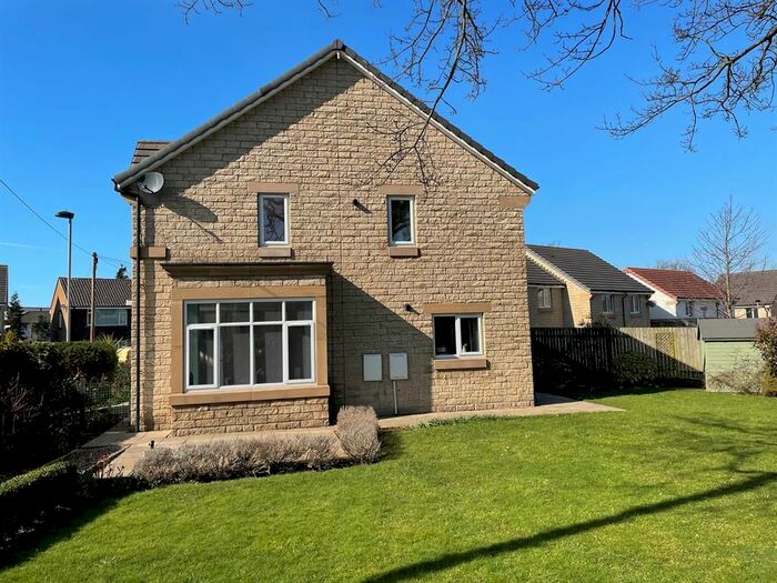 3 Bedroom Semi-Detached House To Rent In Fieldway, Ilkley, LS29