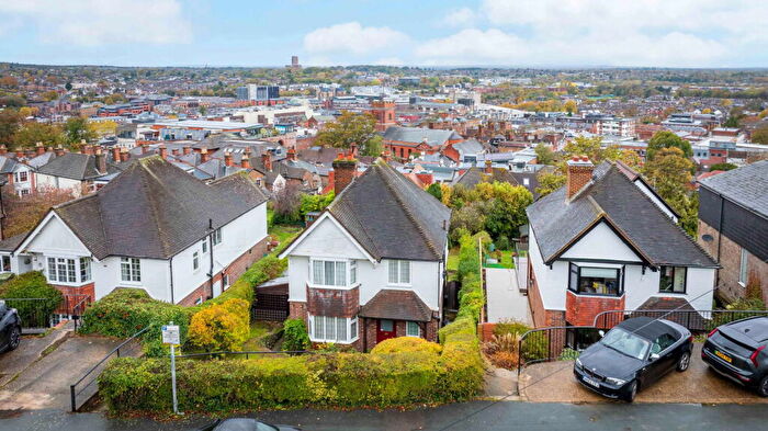 4 Bedroom Detached House For Sale In Harvey Road, Guildford, GU1