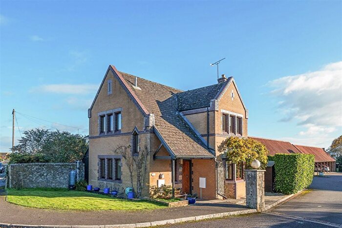 3 Bedroom Detached House For Sale In Derriads Lane, Chippenham, SN14