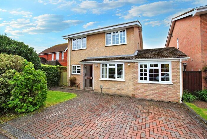 6 Bedroom Detached House To Rent In Bridgehill Close, Guildford, Surrey, GU2