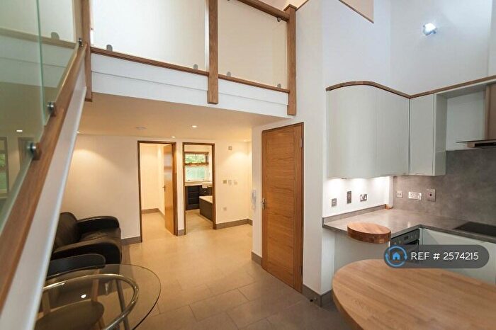 2 Bedroom Flat To Rent In St Albans Road, Hemel Hempstead, HP2