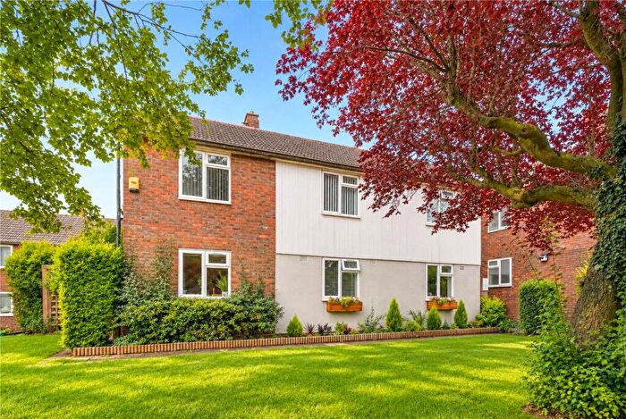 2 Bedroom Maisonette For Sale In Ashwood Road, Potters Bar, EN6