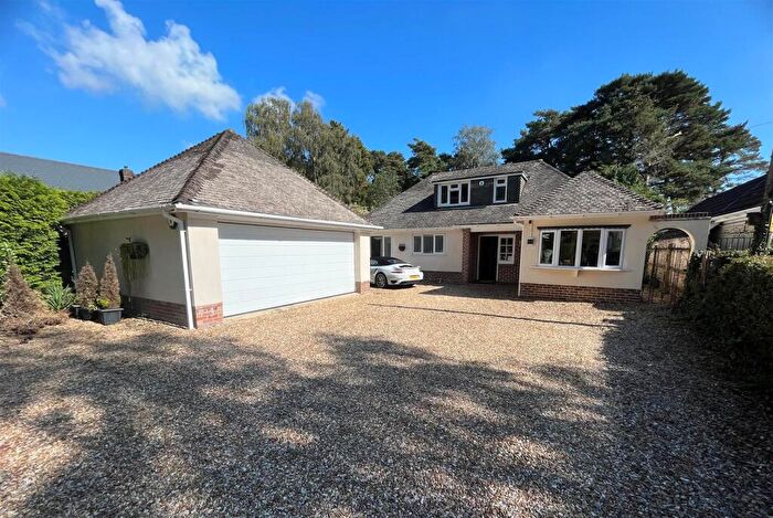 4 Bedroom Chalet For Sale In Golf Links Road, Ferndown, BH22