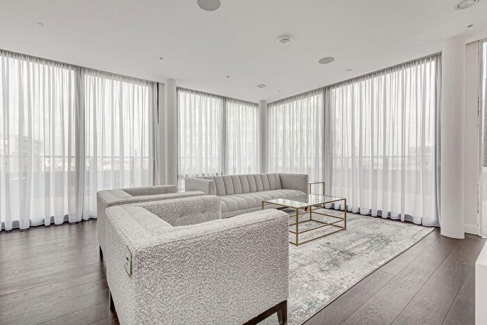 3 Bedroom Flat To Rent In Glacier House, Charles Clowes Walk, SW11