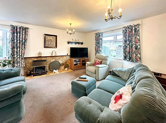 3 Bedroom Detached Bungalow For Sale In Kingston Close Long Buckby, NN6