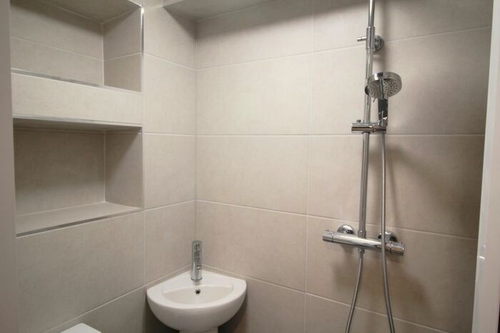 1 Bedroom Flat To Rent In Flat, Clarendon Road, Leeds, LS2