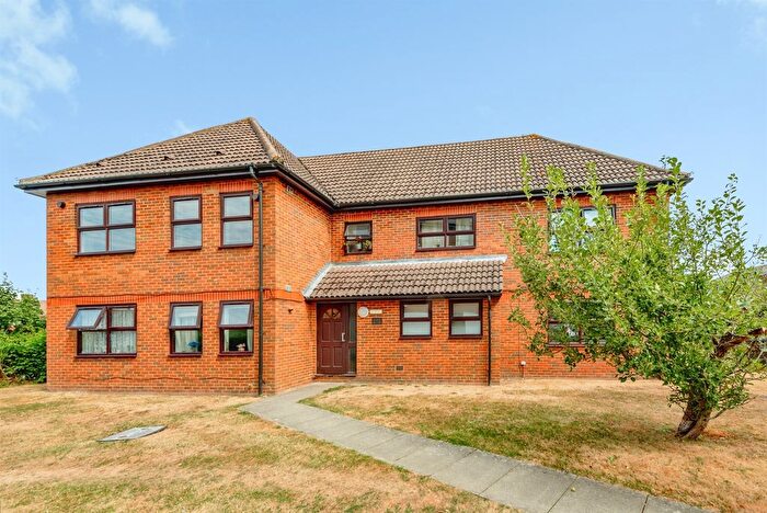 1 Bedroom Flat For Sale In Brighton Road, Horley, RH6