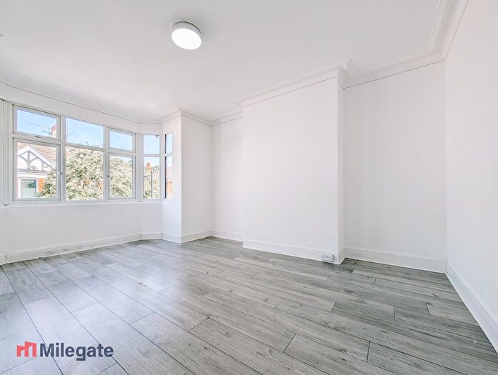 3 Bedroom Terraced House To Rent In Hildaville Drive, Westcliff-On-Sea, SS0
