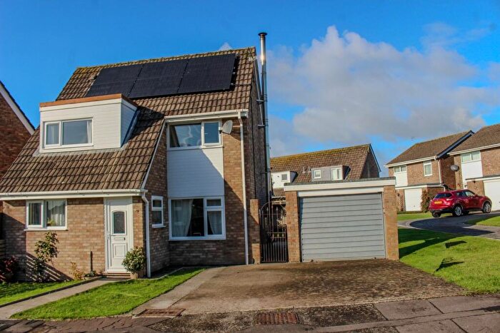 3 Bedroom Detached House For Sale In Cardigan Crescent, Boverton, Llantwit Major, CF61