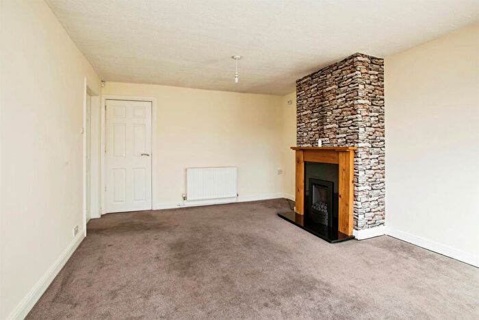 2 Bedroom Semi-Detached Bungalow For Sale In Longhouse Drive, Denholme, Bradford, BD13
