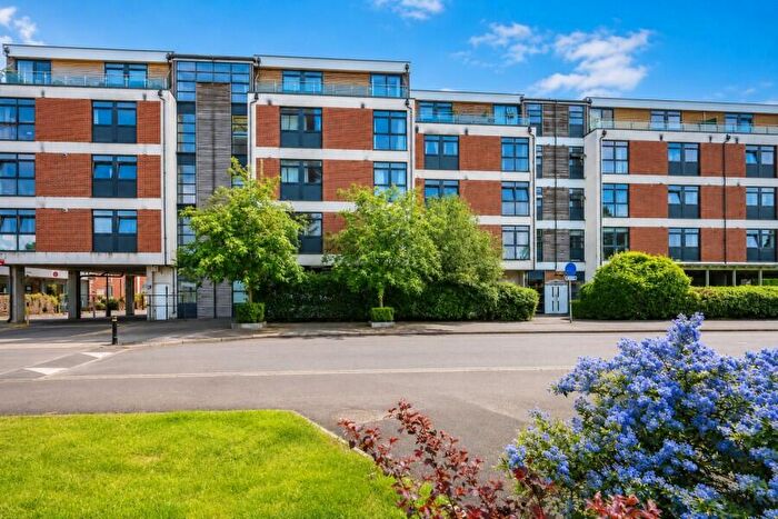 2 Bedroom Apartment To Rent In West Molesey, Surrey, KT8