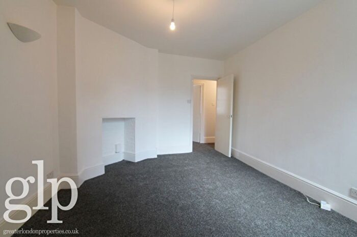 1 Bedroom Flat To Rent In Brewer Street, London, Greater London, Soho, W1F