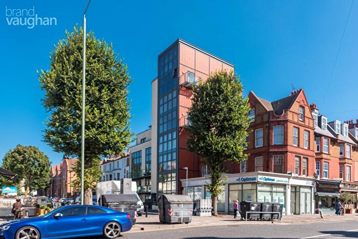2 Bedroom Flat To Rent In Connaught Road, Hove, East Sussex, BN3