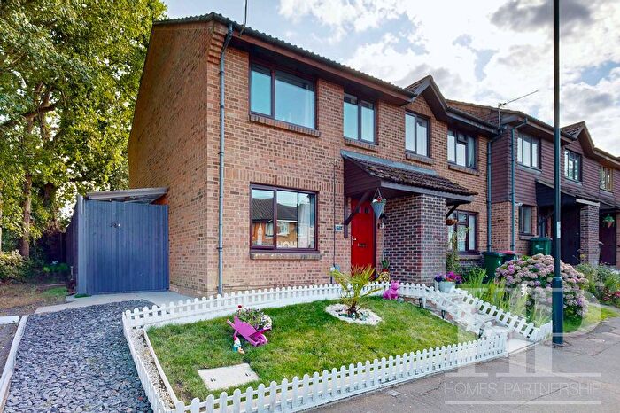 3 Bedroom End Of Terrace House For Sale In Capsey Road, Ifield, RH11