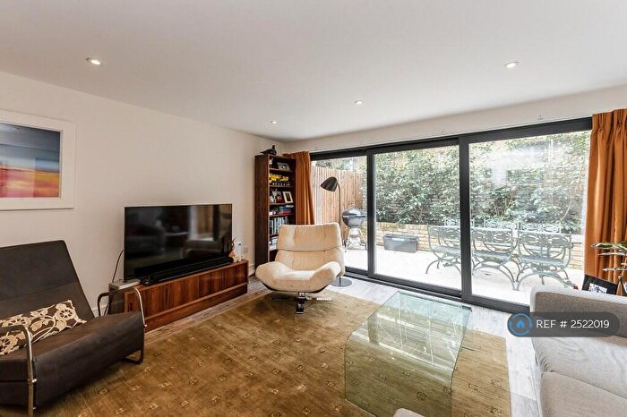 2 Bedroom Flat To Rent In Elephant & Castle, London, SE11