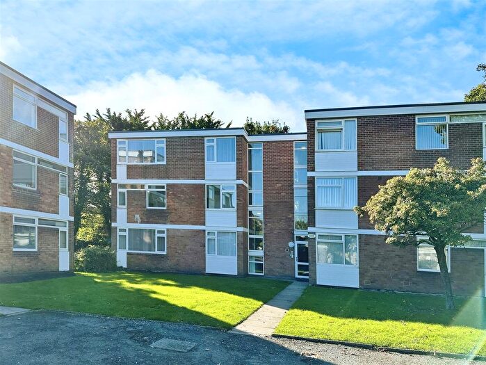 2 Bedroom Flat To Rent In Drummoyne Court, The Serpentine North, Blundellsands, L23