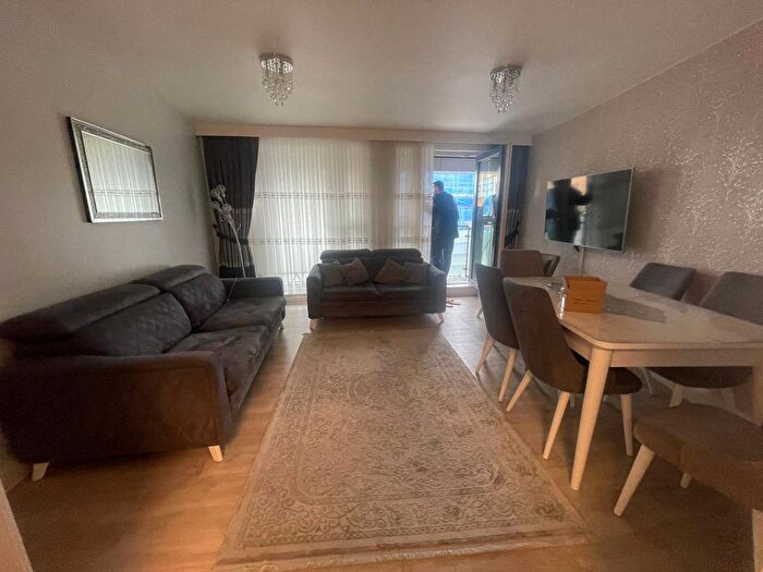 2 Bedroom Flat For Sale In Beaumont Road, Waltham Forest, E10