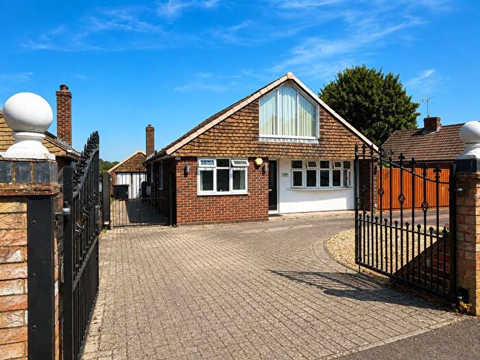 3 Bedroom Detached Bungalow For Sale In The Broadway, Swindon, SN25