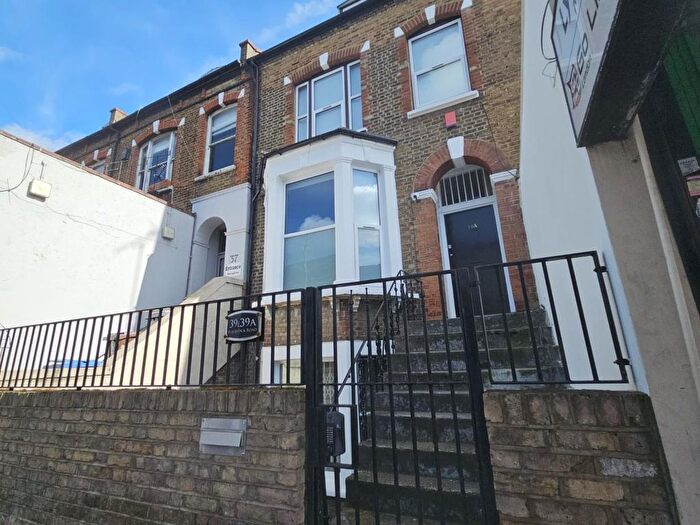 1 Bedroom Flat To Rent In Blackstock Road, Hackney, London, N4