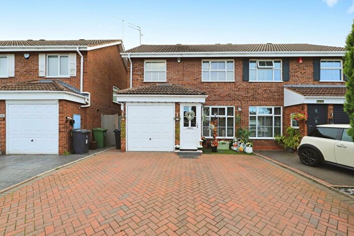 3 Bedroom Semi Detached House For Sale In Reynolds Grove, Perton Wolverhampton, Staffordshire, WV6