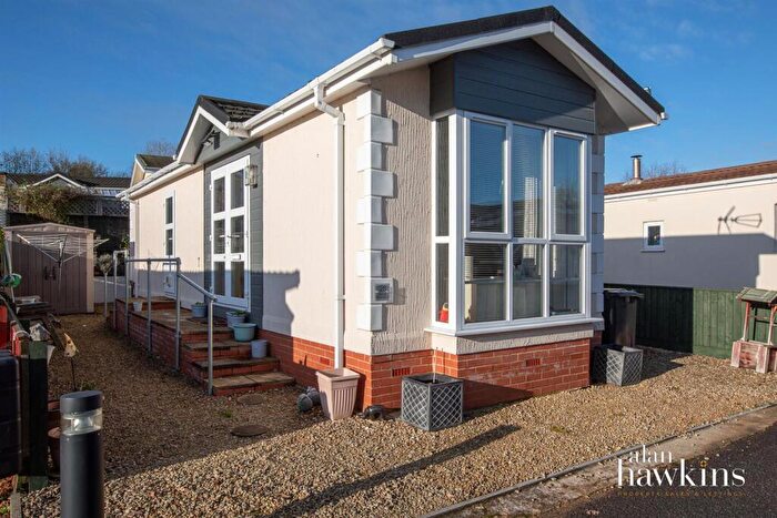 1 Bedroom Park Home For Sale In Brook Meadow, Wroughton, Swindon, SN4