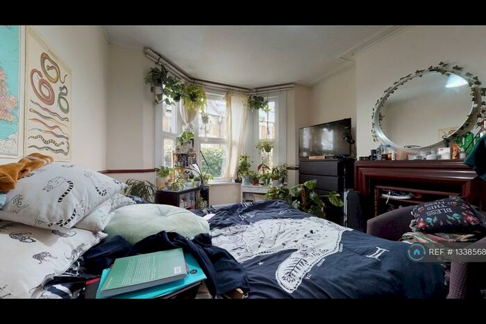 5 Bedroom Detached House To Rent In Coleman Road, London, SE5