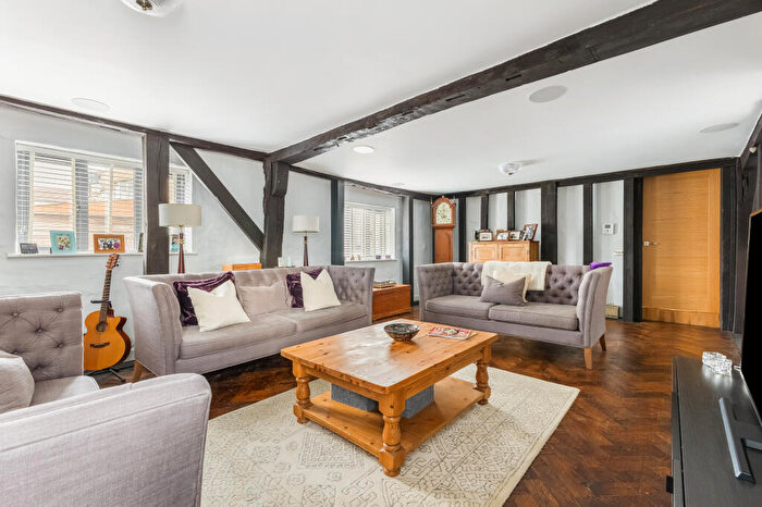 4 Bedroom House For Sale In Kenton Lane, Harrow, HA3