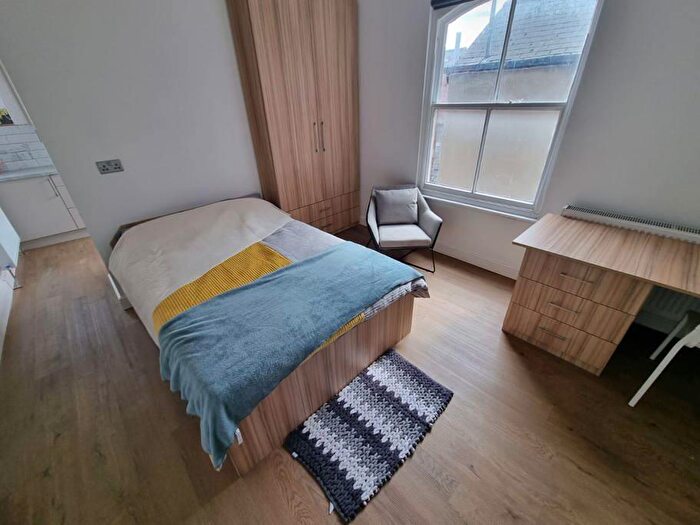 Studio To Rent In Blenheim Terrace, University, Leeds, LS2