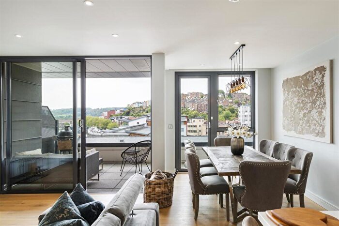 3 Bedroom Penthouse For Sale In New Retort House, Lime Kiln Road, Bristol, BS1