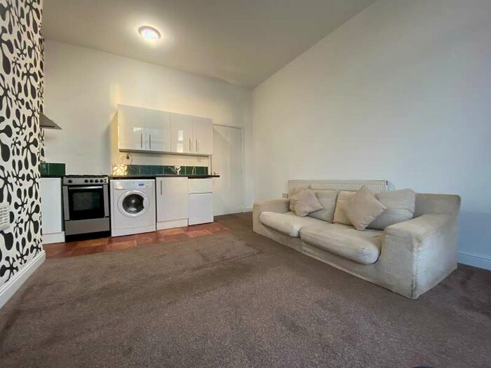 1 Bedroom Flat To Rent In Balby Road, Doncaster, DN4