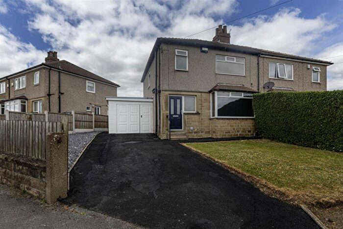 3 Bedroom Semi Detached House For Sale In Goldington Avenue, Oakes, Huddersfield, HD3