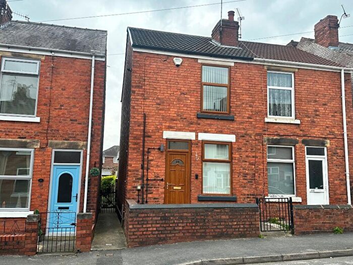 2 Bedroom Semi-Detached House To Rent In Grove Street, Chesterfield, Derbyshire, S41