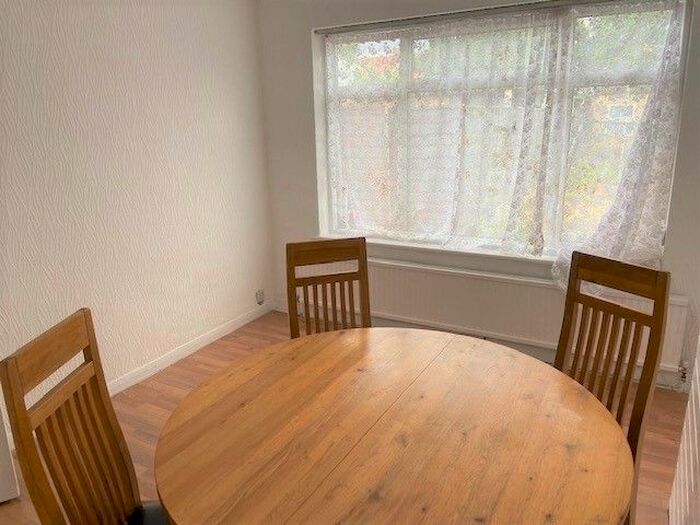 3 Bedroom End Of Terrace House To Rent In Greenford Road, Greenford, UB6