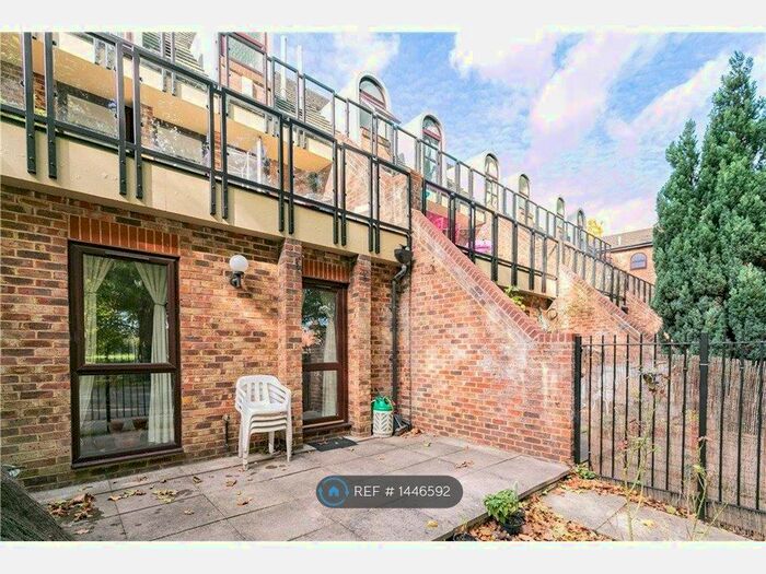 1 Bedroom Flat To Rent In Kingfisher Place, Reading, RG1